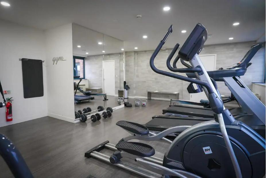 Modern Suite- Bedford City Centre With Free Gym & Parking Eksteriør billede